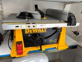 Sierra de mesa DEWALT