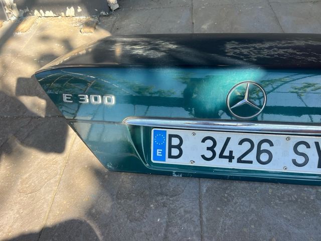 Portón trasero Mercedes W124 E300 Diesel