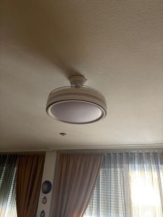 Ventilador techo blanco
