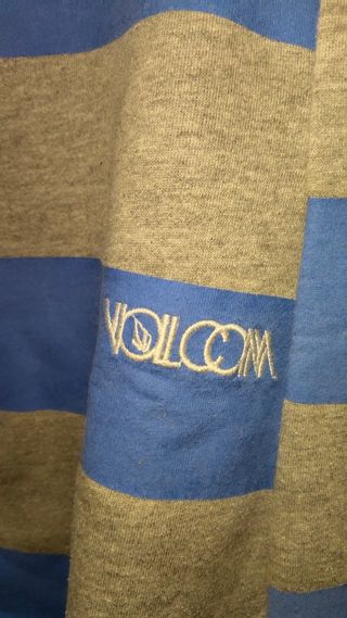 Suéter Volcom a rayas azul y gris