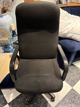 Silla oficina giratoria negra