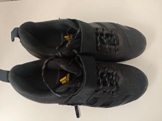 Zapatillas Adidas Powerlift. Negras Halterofilia 