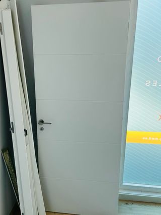 2 Puertas Blancas 130,00 cada 1 .