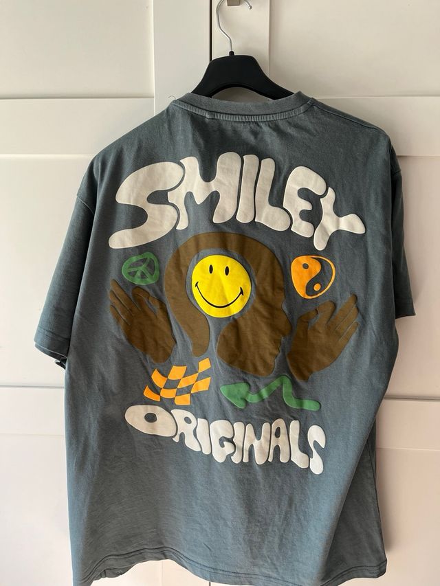 Camiseta Smiley Originals Pull&Bear Gris
