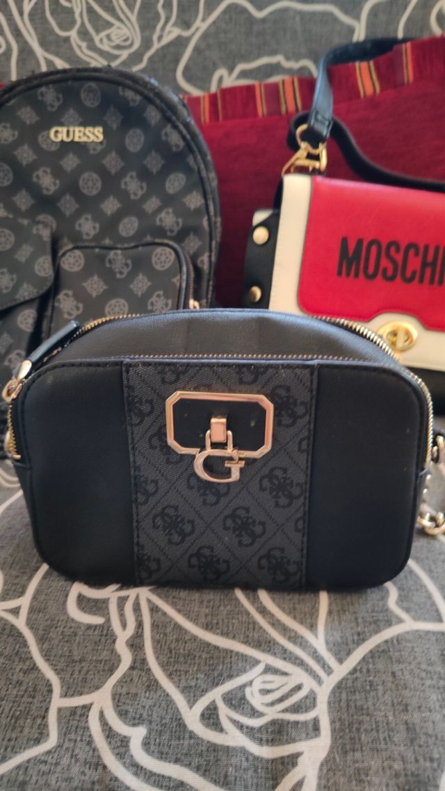 2Borse: Guess ...e un altra..