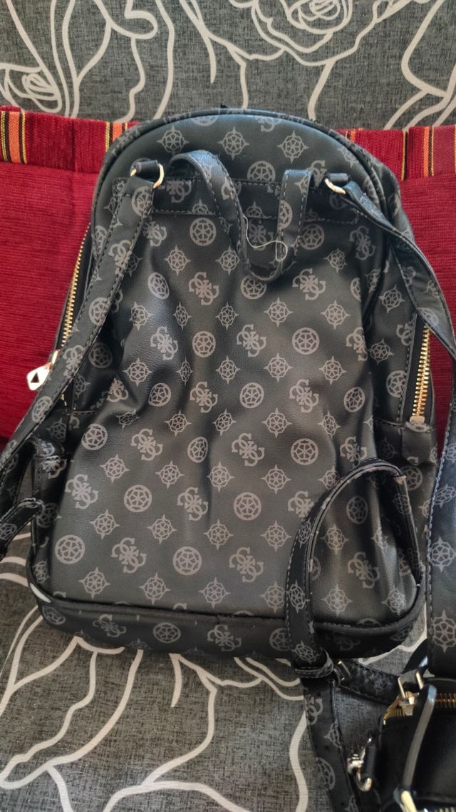 2Borse: Guess ...e un altra..