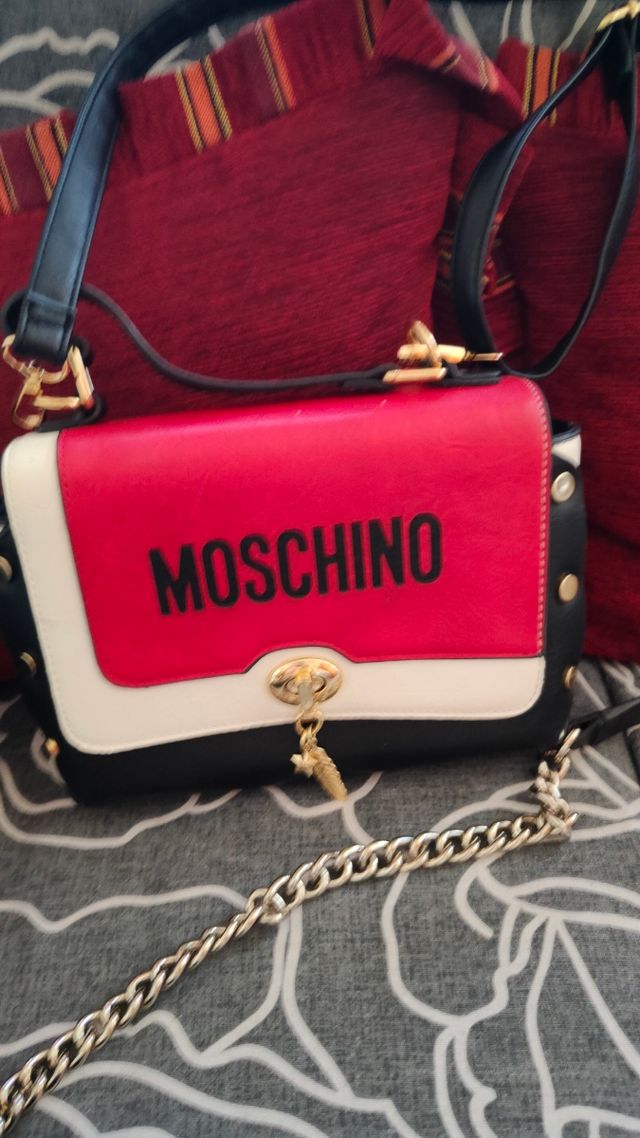 2Borse: Guess ...e un altra..