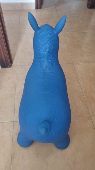 Poni saltarín azul