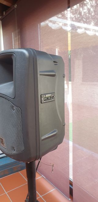 Altavoz EGI autoamplificado