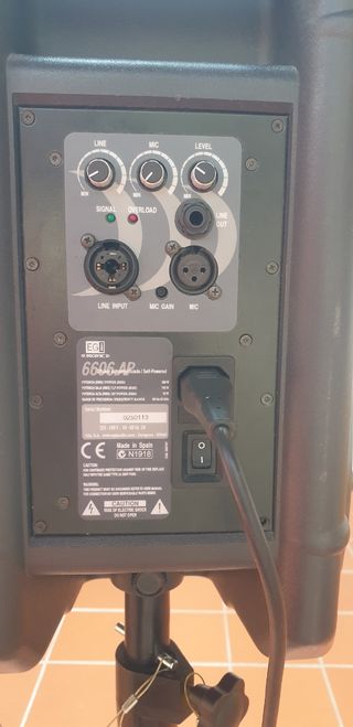 Altavoz EGI autoamplificado