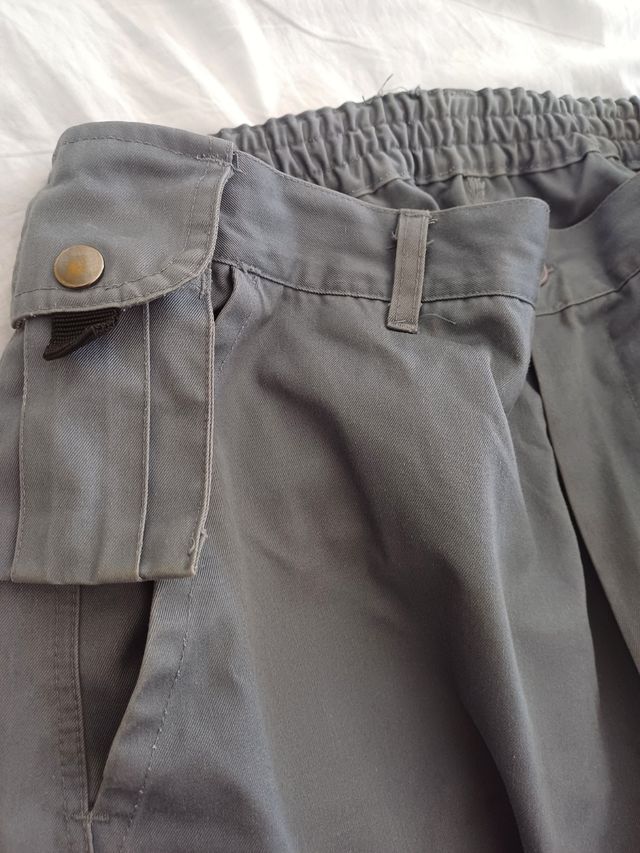 Pantalones cargo grises trabajo