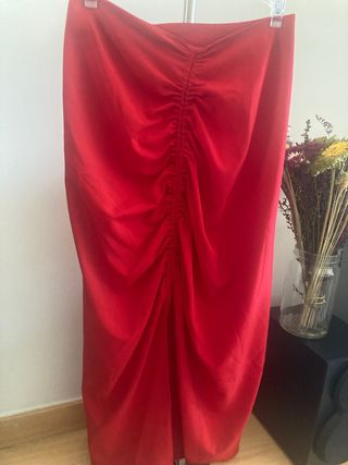 Falda roja zara xs
