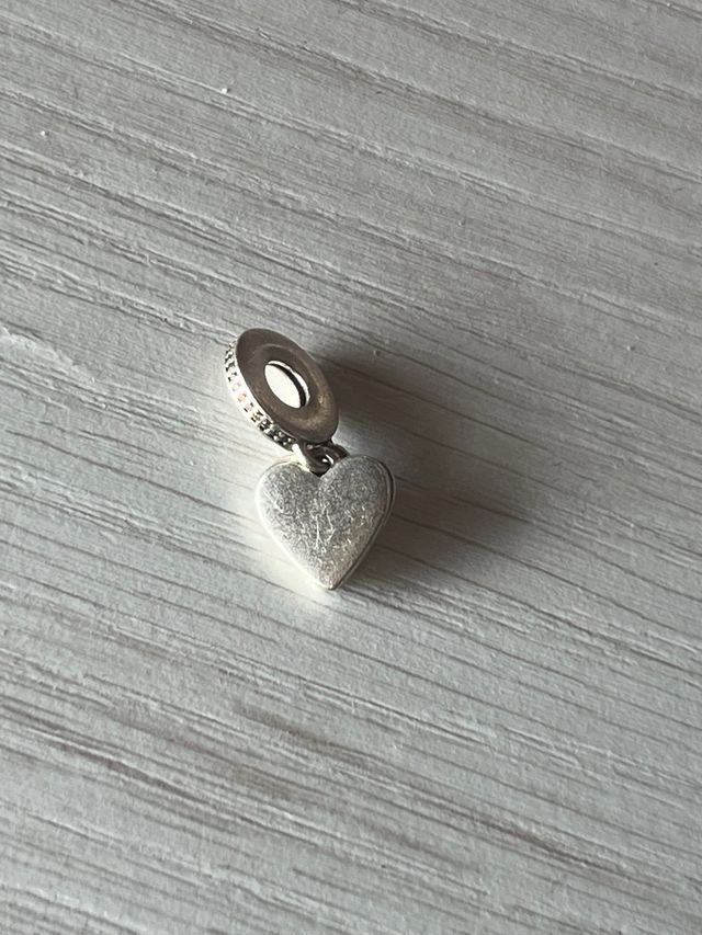 Charm Pandora corazón plata