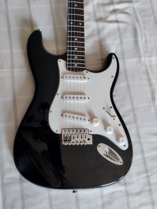 Guitarra Fender Squier Stratocaster