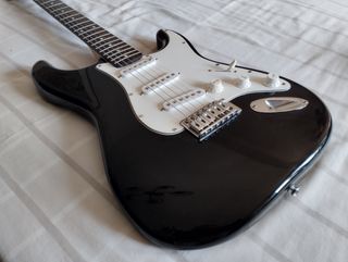 Guitarra Fender Squier Stratocaster