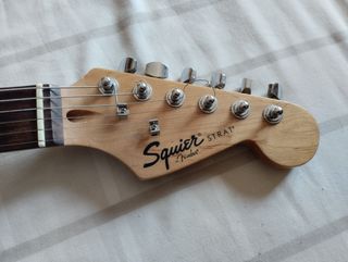 Guitarra Fender Squier Stratocaster