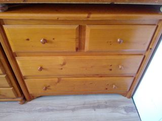 3  CAJONERAS  madera 7 cajones 2 más de 4