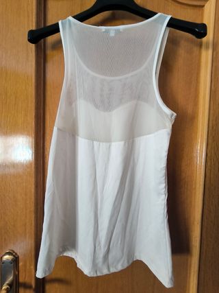 Blusa Bershka blanca c/tachuelas - T-S