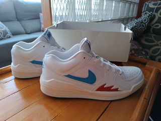 Zapatillas Nike Air Jordan - Blancas y Azules