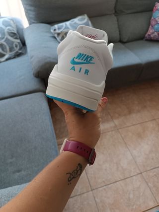 Zapatillas Nike Air Jordan - Blancas y Azules