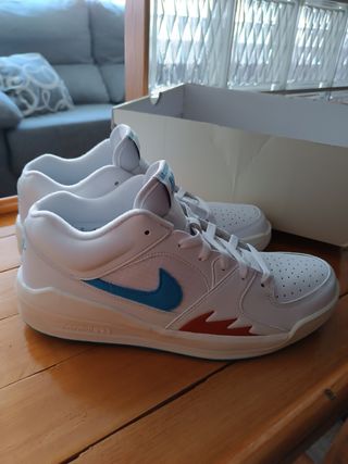Zapatillas Nike Air Jordan - Blancas y Azules