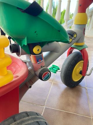 Triciclo infantil con barra