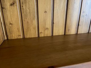 Muebles rústicos salón- comedor tallados a mano