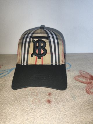 Gorra Burberry beige y negra