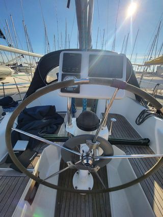 Hanse 315: Velero crucero-regata