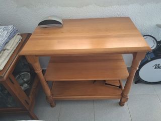 Mesa auxiliar de madera - 2 estantes