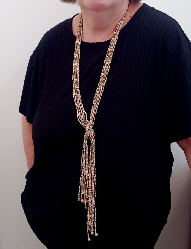 Collar largo vintage beige y marrón