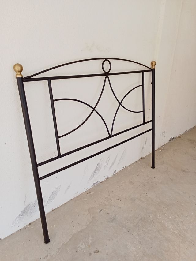 Cabecero cama metal negro-dorado