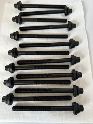 BMW 25TDS TORNILLO CULATA 