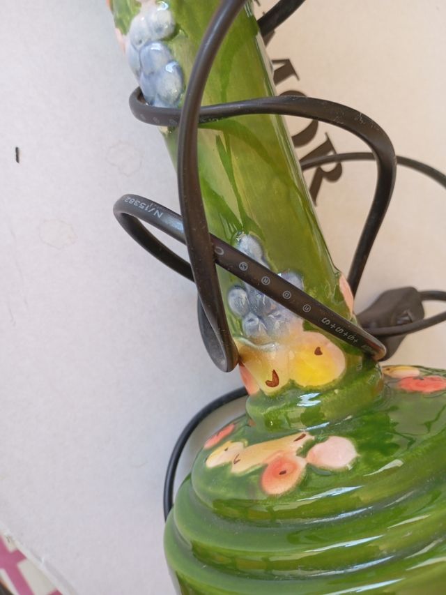 Lampada in ceramica vintage di qualità Che cosa è