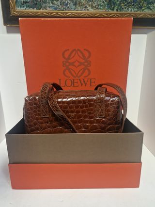 Bolso Loewe Revillon Aligator marrón cocodrilo