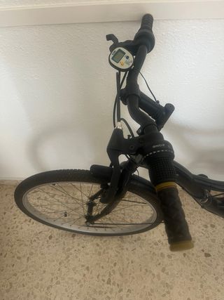 Bicicleta paseo negra modelo Country 26