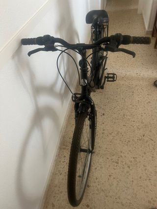 Bicicleta paseo negra modelo Country 26