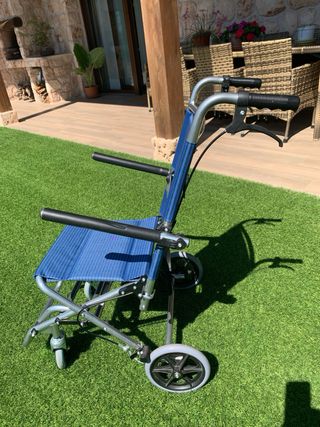 Silla de ruedas manual plegable ligera  Quirumed