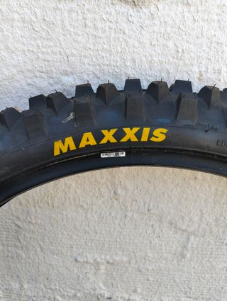 Neumático Maxxis 7332 F