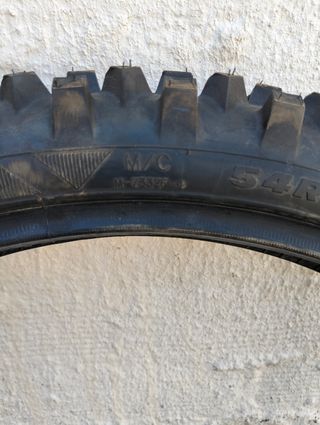 Neumático Maxxis 7332 F