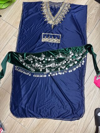 Traje marroquí azul y verde