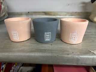 3 Vasi porta piante in terracotta