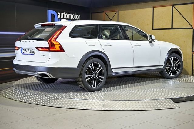 Volvo V90   2.0 D4 AWD Auto 