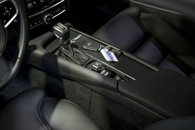 Volvo V90   2.0 D4 AWD Auto 