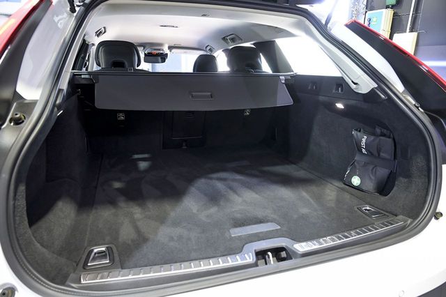 Volvo V90   2.0 D4 AWD Auto 
