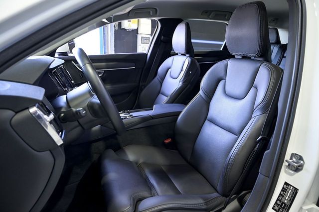 Volvo V90   2.0 D4 AWD Auto 
