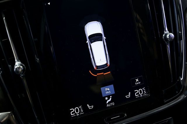 Volvo V90   2.0 D4 AWD Auto 