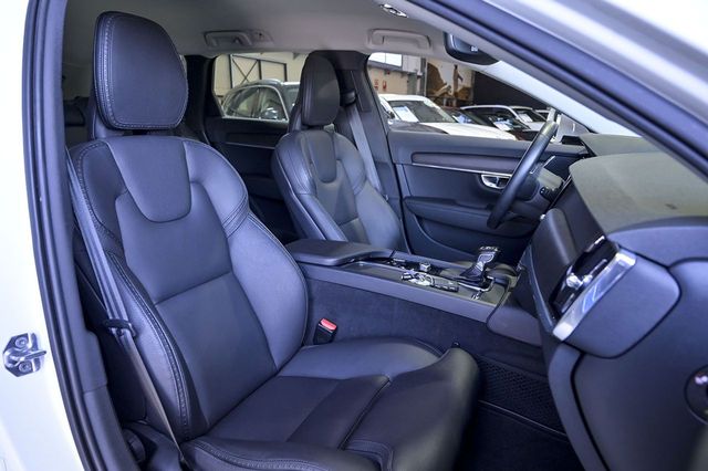 Volvo V90   2.0 D4 AWD Auto 