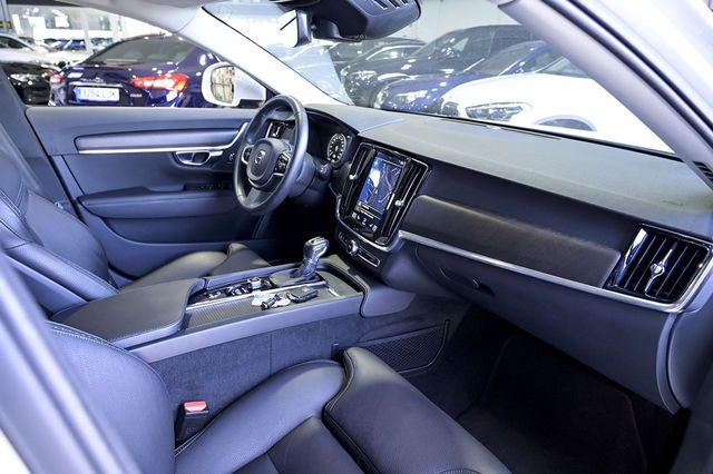 Volvo V90   2.0 D4 AWD Auto 