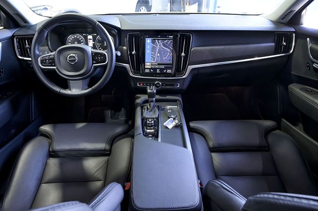 Volvo V90   2.0 D4 AWD Auto 